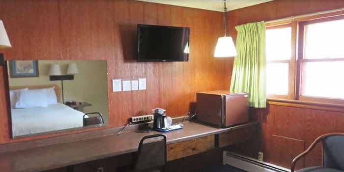 Indianhead Motel - From Web Listing (newer photo)